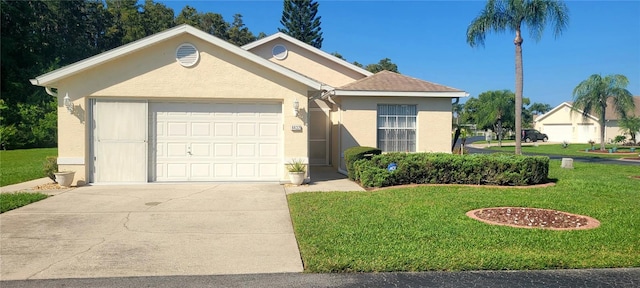 view of front of home featuring a front yard