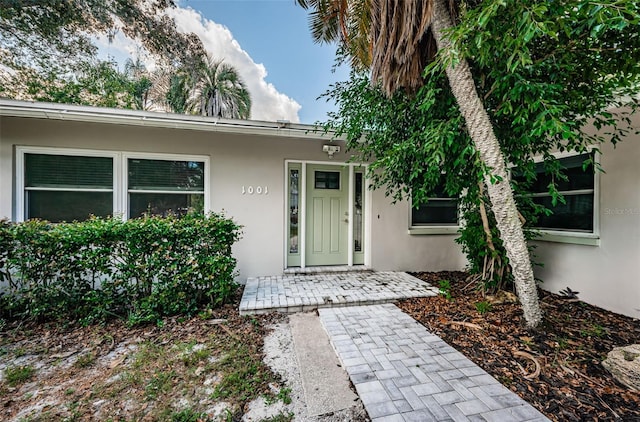 entrance to property with covered porch