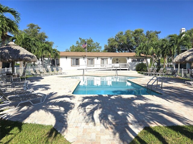 346 Madeira Cir, Saint Petersburg, FL 33715 - photo 26