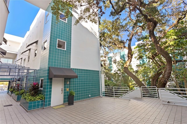 4950 Bayshore Blvd Unit 13C, Tampa, FL 33611 - view of patio / terrace