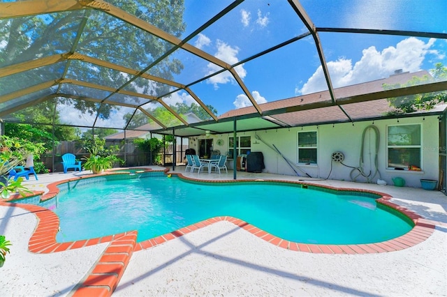 2011 Green Juniper Ln, Brandon, FL 33511 - view of pool with an in-ground hot tub, a patio area, a fenced backyard, and a lanai