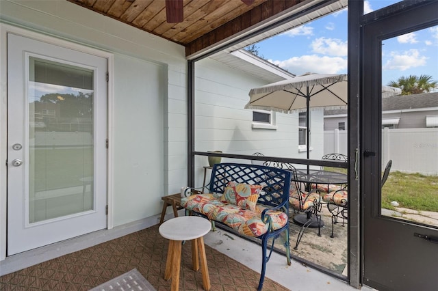 balcony featuring ceiling fan