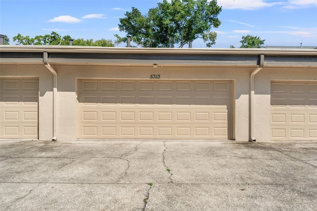 5313 Bayshore Blvd Unit 5313, Tampa, FL 33611 - view of garage