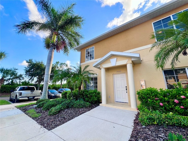 view of front of property