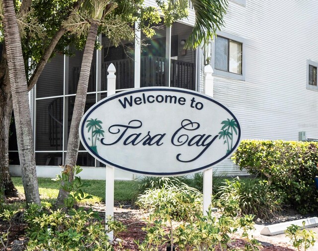 view of community / neighborhood sign