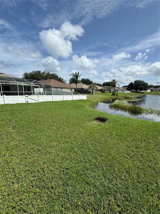 view of yard featuring a water view