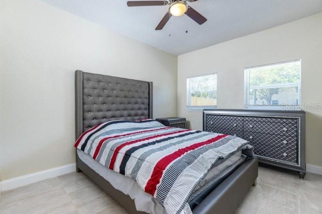 bedroom with ceiling fan