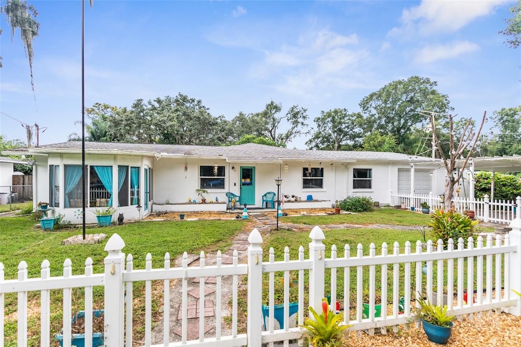 ranch-style house featuring a porch