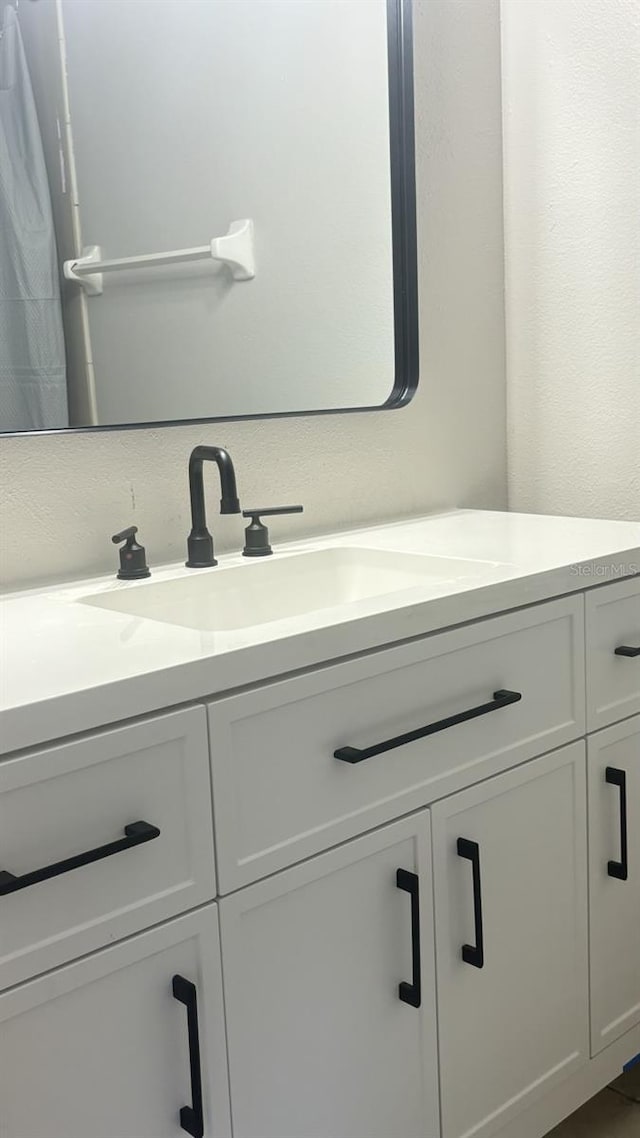 3002 W Cleveland St Unit E1, Tampa, FL 33609 - bathroom featuring vanity