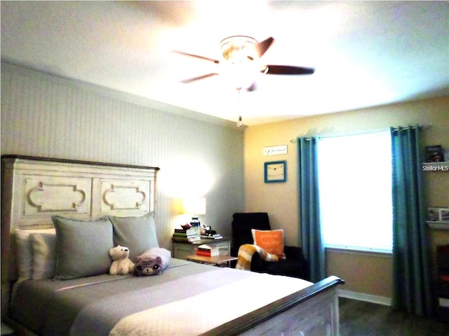 bedroom featuring ceiling fan