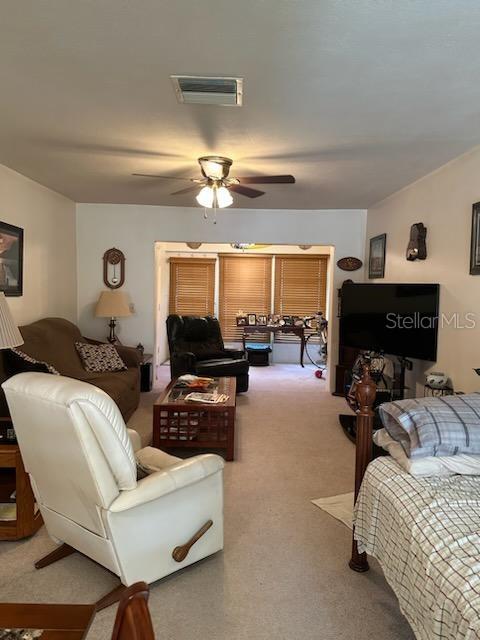 bedroom with ceiling fan