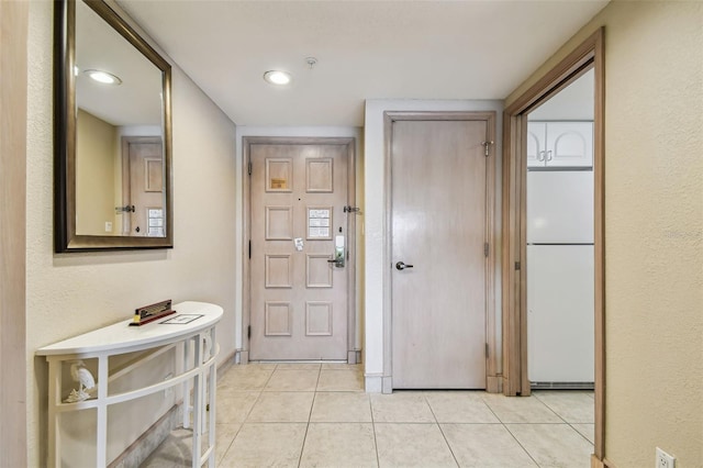 36750 US Highway 19 N Unit 04308, Palm Harbor, FL 34684 - foyer entrance with light tile patterned flooring