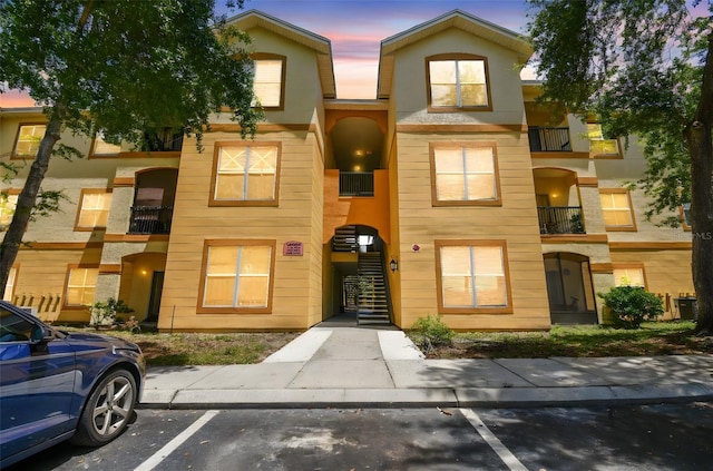 5608 Pinnacle Heights Cir Unit 305, Tampa, FL 33624 - townhome / multi-family property with uncovered parking