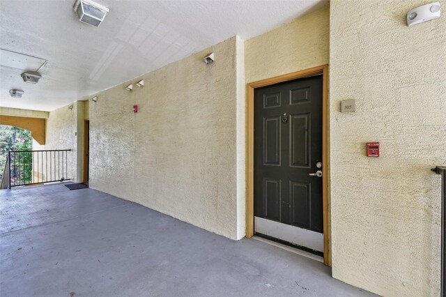 5608 Pinnacle Heights Cir Unit 305, Tampa, FL 33624 - entrance to property featuring stucco siding
