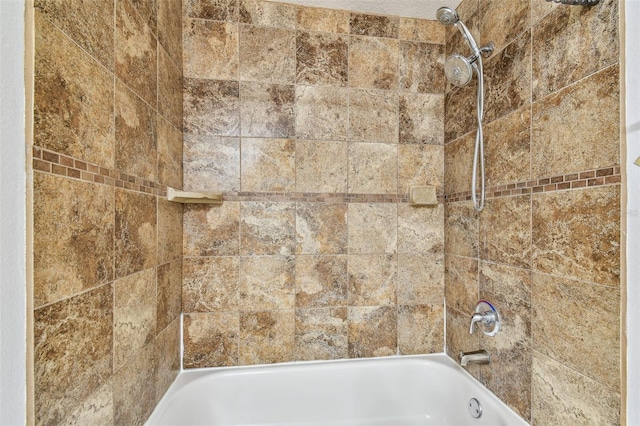 5608 Pinnacle Heights Cir Unit 305, Tampa, FL 33624 - full bath with tub / shower combination
