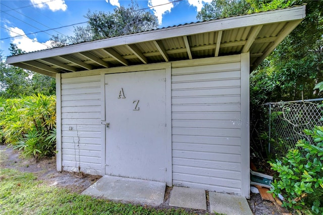 view of outbuilding