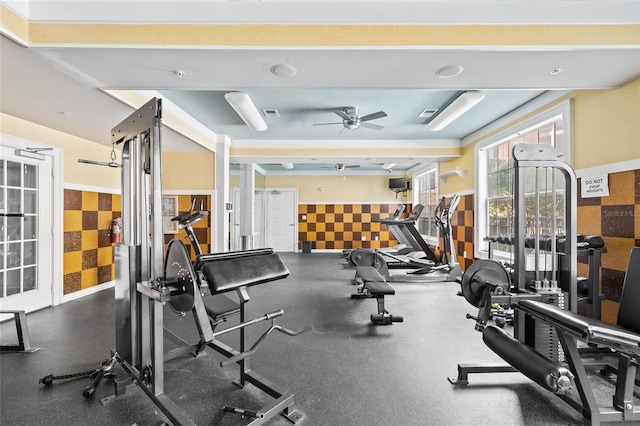 exercise room featuring ceiling fan