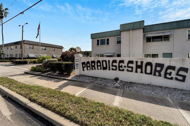 view of community / neighborhood sign