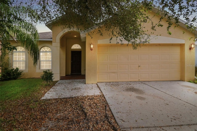 view of front facade with a garage