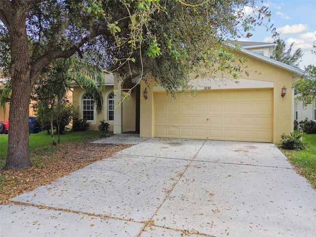 view of front facade featuring a garage