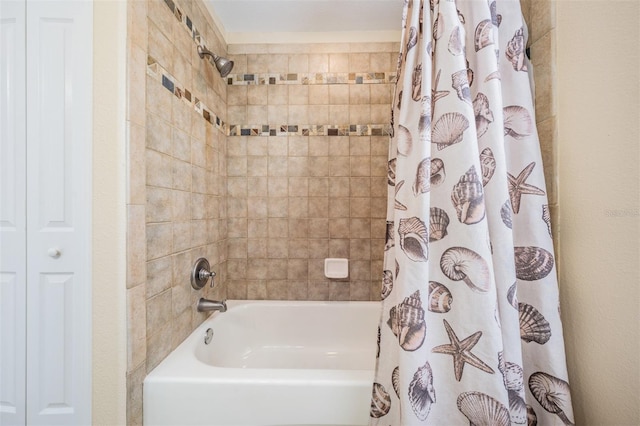 bathroom featuring shower / bath combo