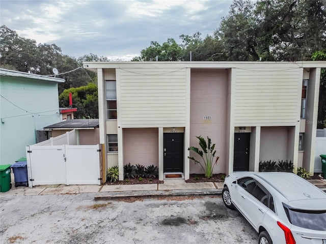 view of front of house