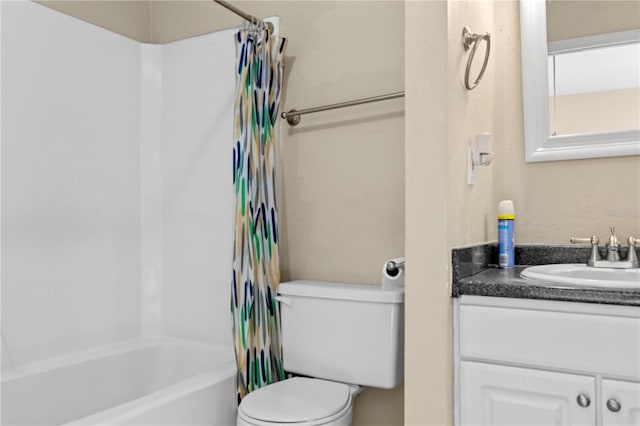507 NW 39th Rd Unit 318, Gainesville, FL 32607 - full bath featuring toilet, vanity, and shower / tub combo