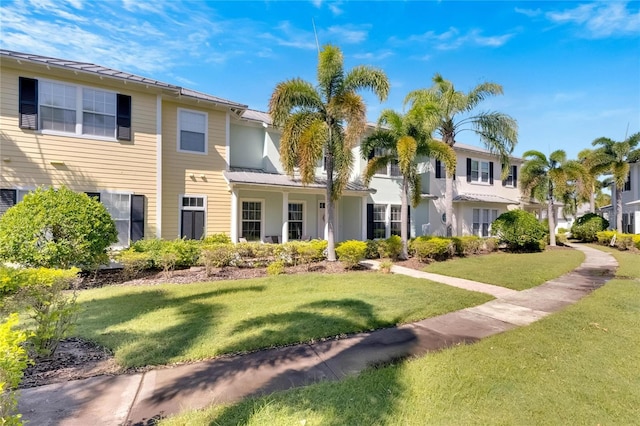 view of front of house featuring a front yard