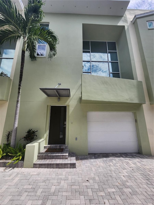 311 4th Ave N, Saint Petersburg FL, 33701, 2 bedrooms, 2 baths townhouse for sale