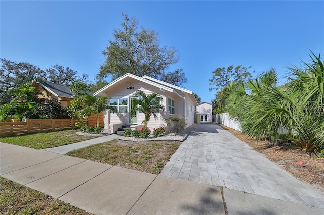 view of front of property