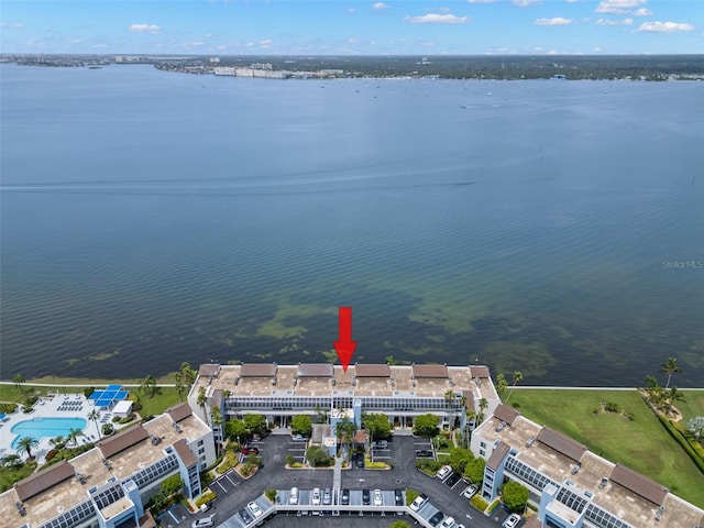 bird's eye view featuring a water view