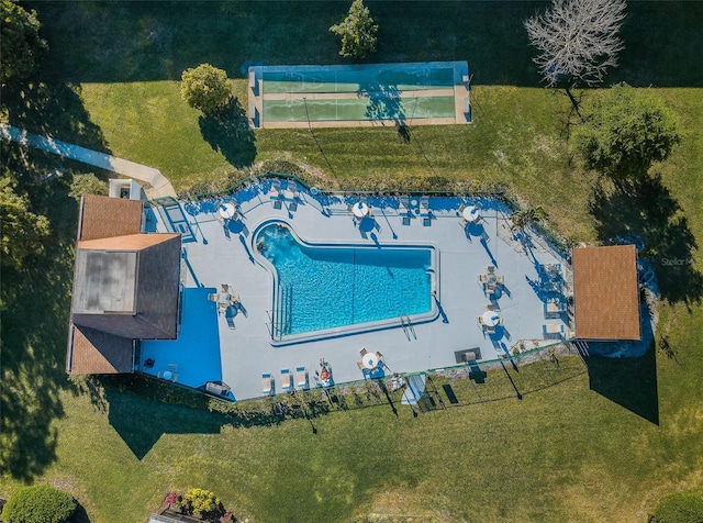 1450 Heather Ridge Blvd Unit 107, Dunedin, FL 34698 - drone / aerial view of a pool