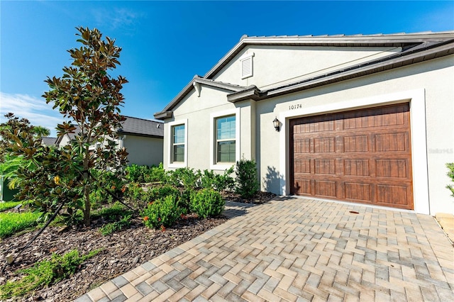 view of front of house featuring a garage