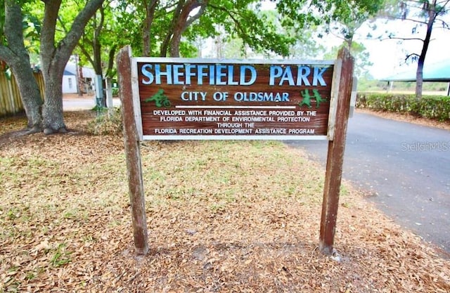 view of community / neighborhood sign