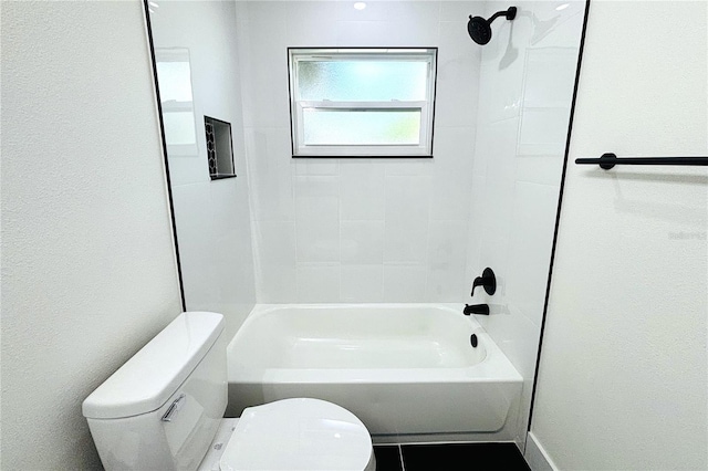 9085 Dorsey St, Spring Hill, FL 34608 - full bath featuring toilet and bathtub / shower combination