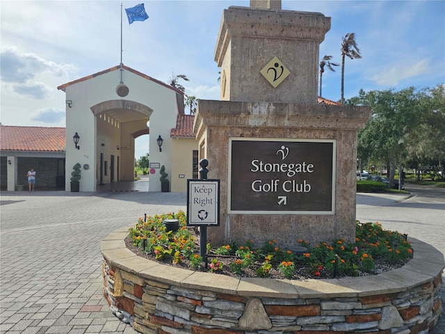 view of community / neighborhood sign