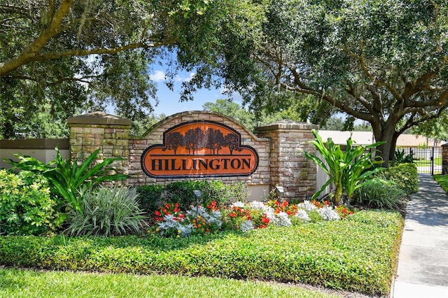 view of community / neighborhood sign