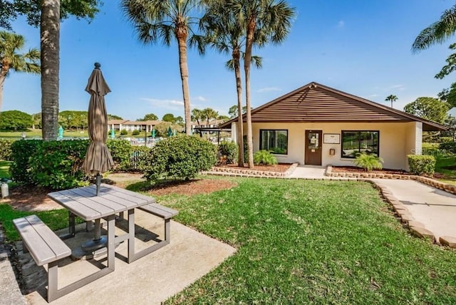 view of yard with a patio