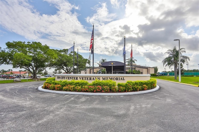 view of community / neighborhood sign