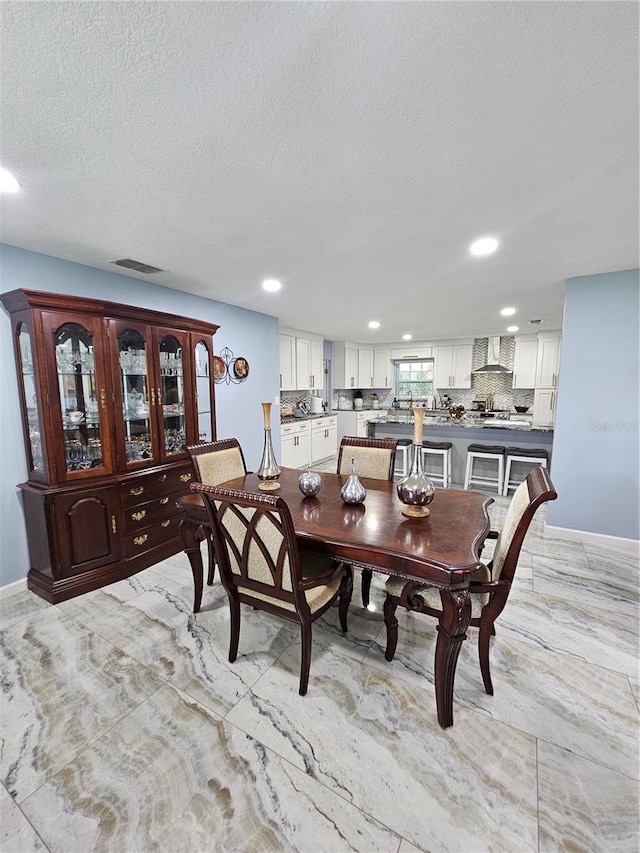 4810 N Galloway Rd, Lakeland, FL 33810 - dining space with recessed lighting and a textured ceiling