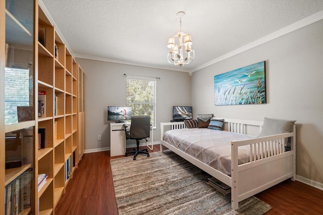 bedroom featuring a textured ceiling, crown molding, dark hardwood / wood-style floors, and a chandelier