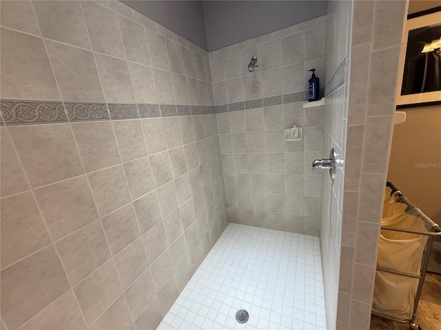 bathroom featuring curtained shower