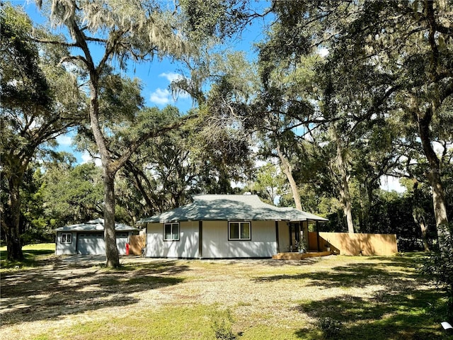 exterior space featuring a lawn