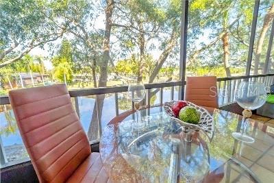 balcony featuring a jacuzzi