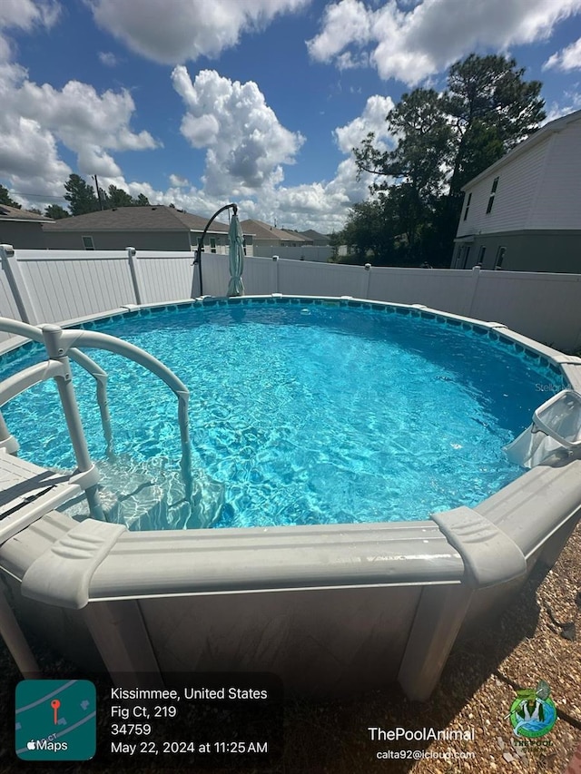 view of swimming pool