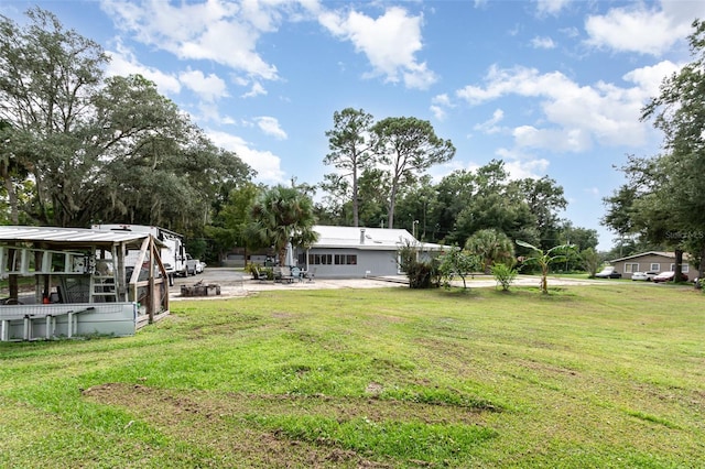 view of yard featuring a patio area