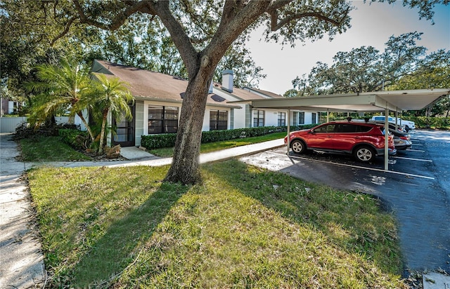 view of front of property with a front lawn