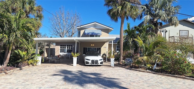 view of front facade featuring a carport