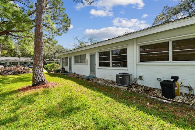 11200 102nd Ave Unit 33, Seminole, FL 33778 - view of green lawn with cooling unit