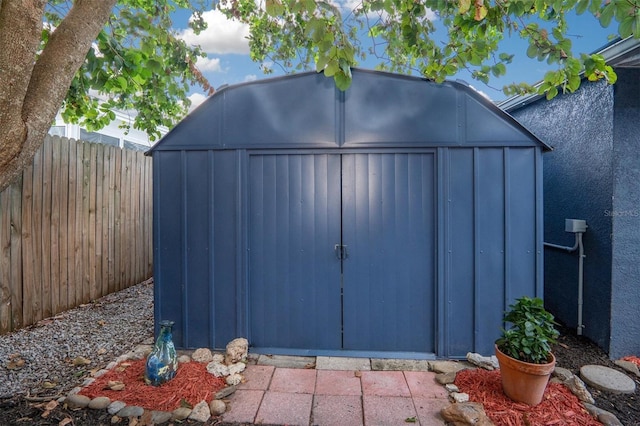 view of outbuilding